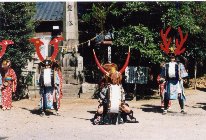 植深田臼太鼓踊りの様子の写真
