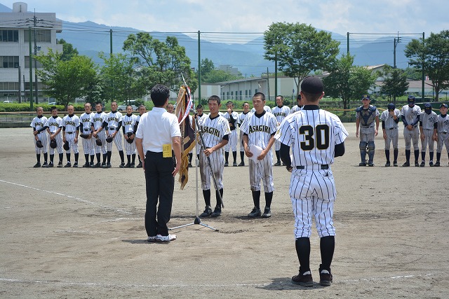 球磨人吉中体連軟式野球表彰式の様子の写真