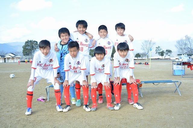 少年サッカーチーム集合写真