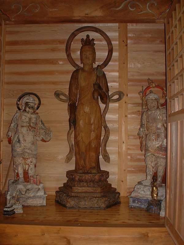 本尊木造十一面観音菩薩立像の写真