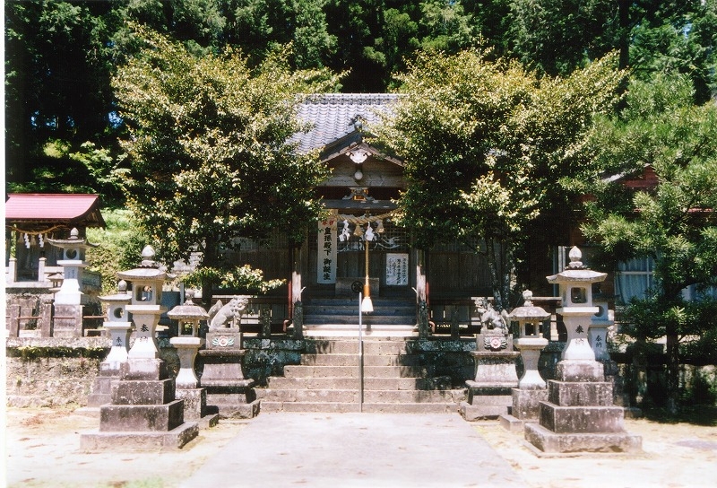 「諏訪神社の全景写真」に関する画像です