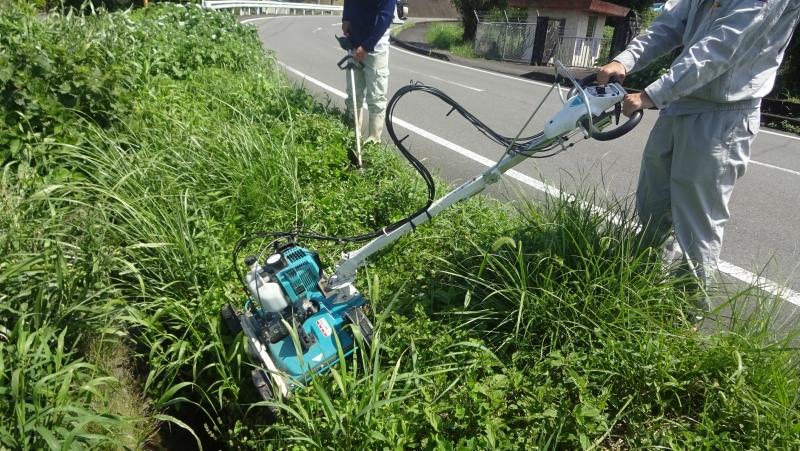 自走式草刈り機