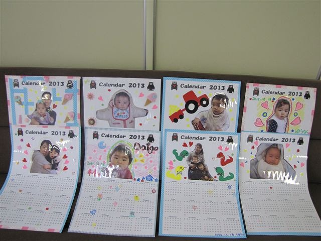 子育てサロンで作成したカレンダーの写真
