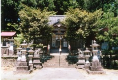 諏訪神社の全景写真